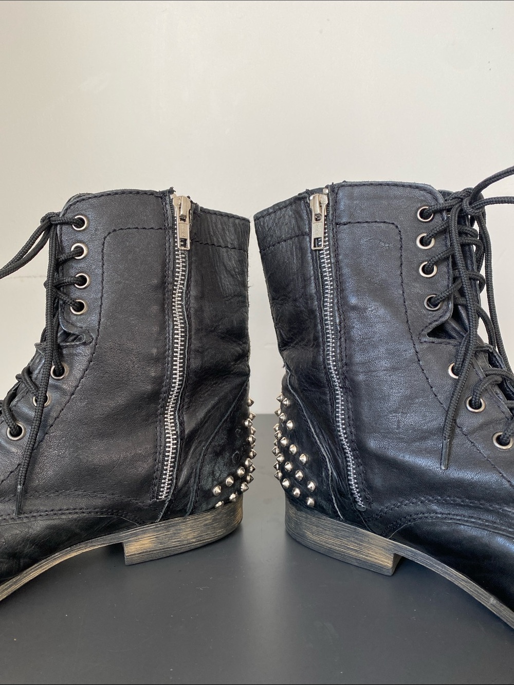 Steve Madden TROYY Black Leather Studded Lace-Up Combat Boots 9.5 D Edgy Punk - Picture 5 of 13